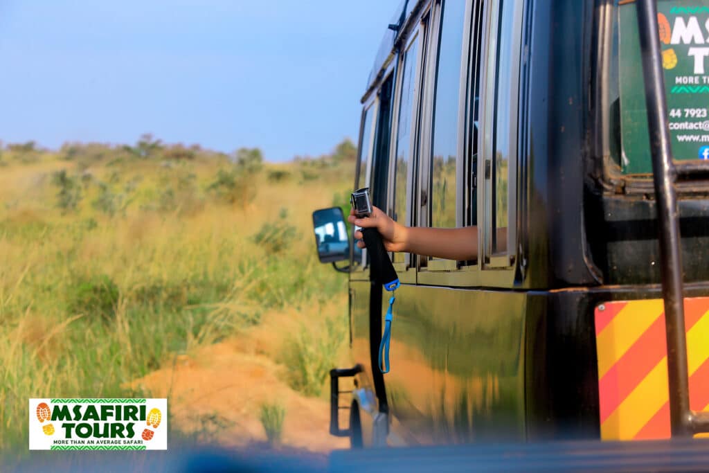2 Weeks Uganda Volunteering and Safari